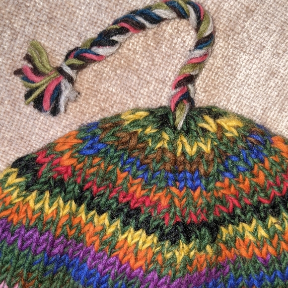 SOLD Hand knit ski and skateboard Sherpa cap - Picture 6 of 10